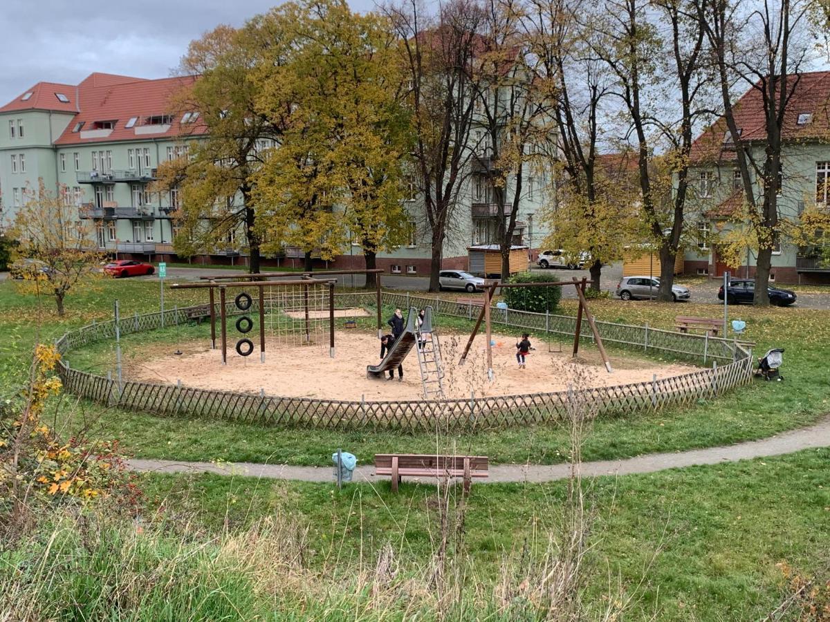 Ruhig - Privatparkplatz - Barrierearm Quiet - Private Car Park - Low Barrier Magdeburg Kültér fotó